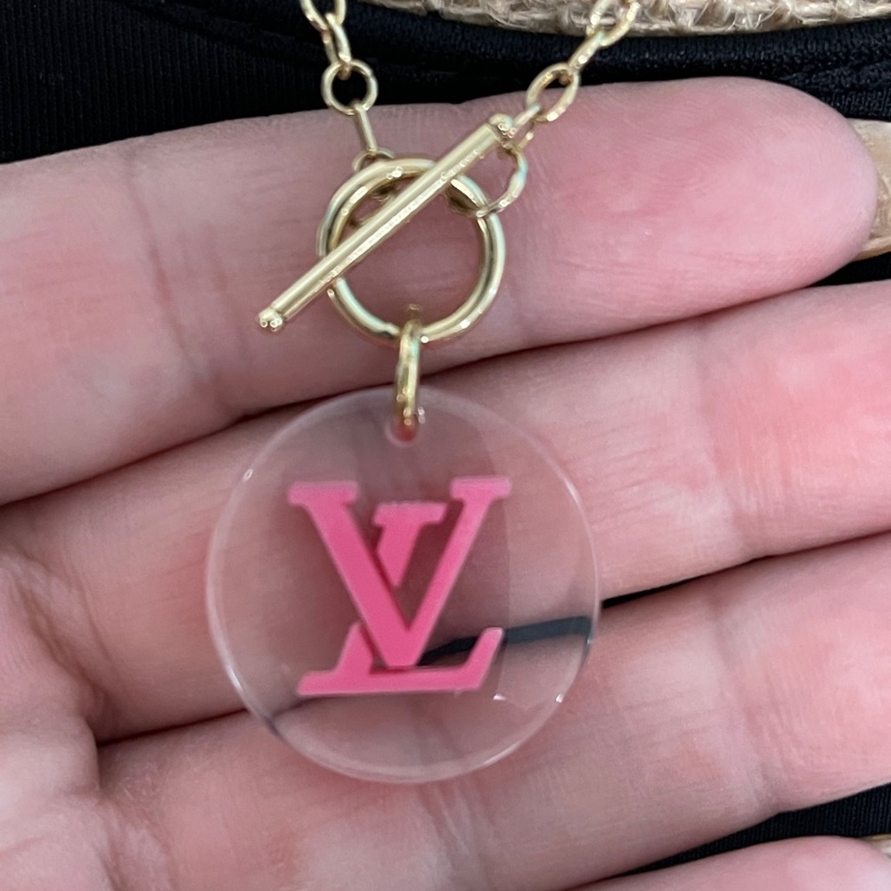 Louis Vuitton 🛍 Charm 10K Yellow Gold Necklace - Picture 3 of 7